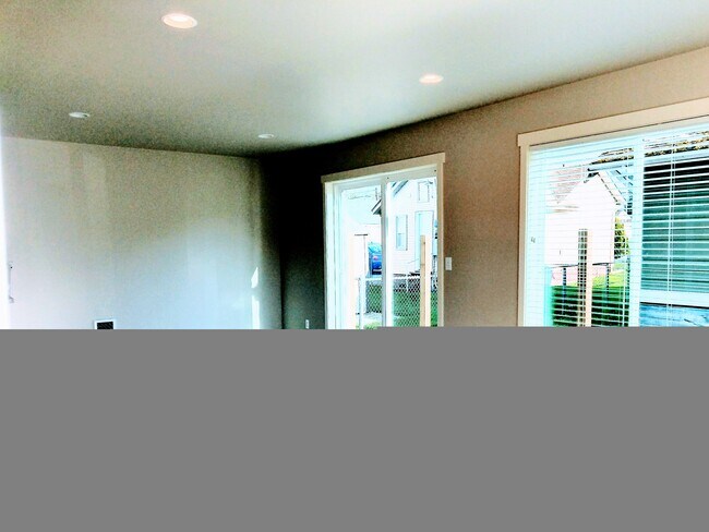 Photo - 104 N Anacortes St