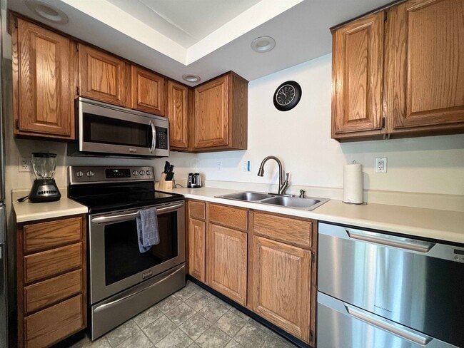 Photo - 1011 Laconia Rd Unit 4