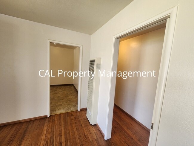 Charming 3BD/2BA Salinas Home with Sunroom & Backyard Access