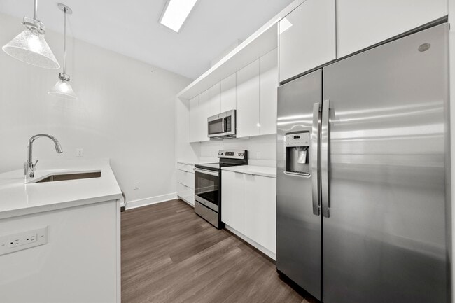 Photo - 121 34th St Unidad 418