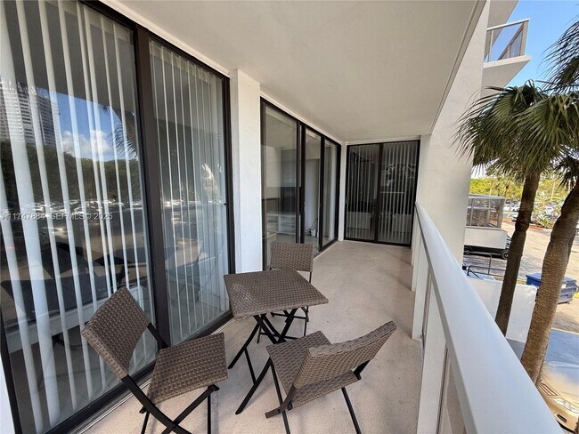 Building Photo - 3731 N Country Club Dr Unit 222