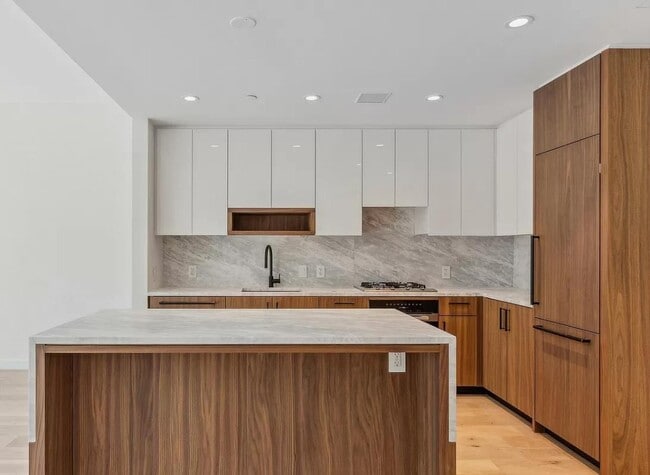 21 India St Unit 4-E