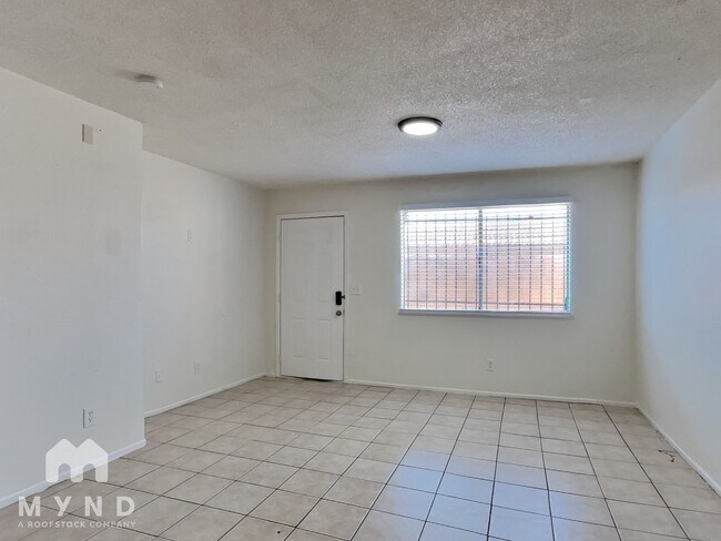 Photo - 2708 E Tierra Buena Ln Unit 1