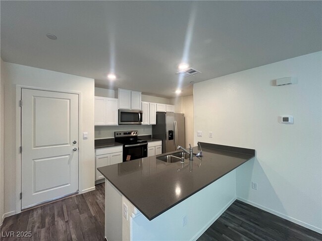 Photo - 6113 Hibiscus Gdn St