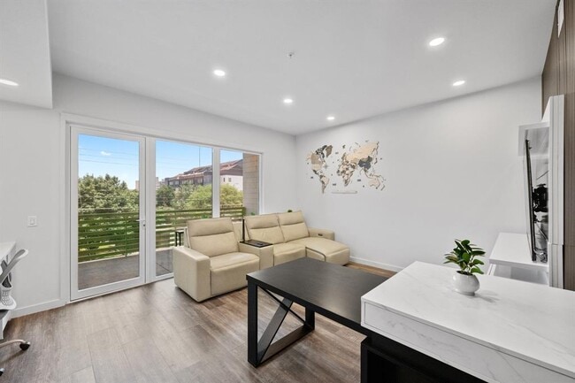 Photo - 4004 Banister Ln Unit 209 #A