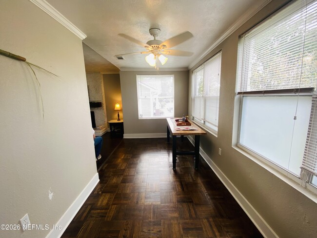 Photo - 4808 Lawnview St