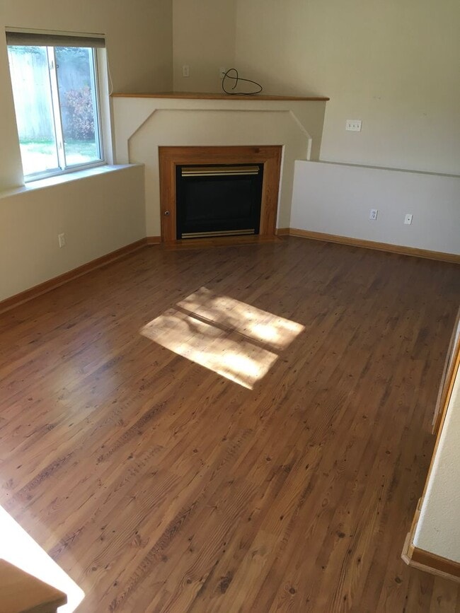 Photo - 4 BEDROOM, 3 BATHROOM HOUSE WITH 2 CAR ATTACHED GARAGE