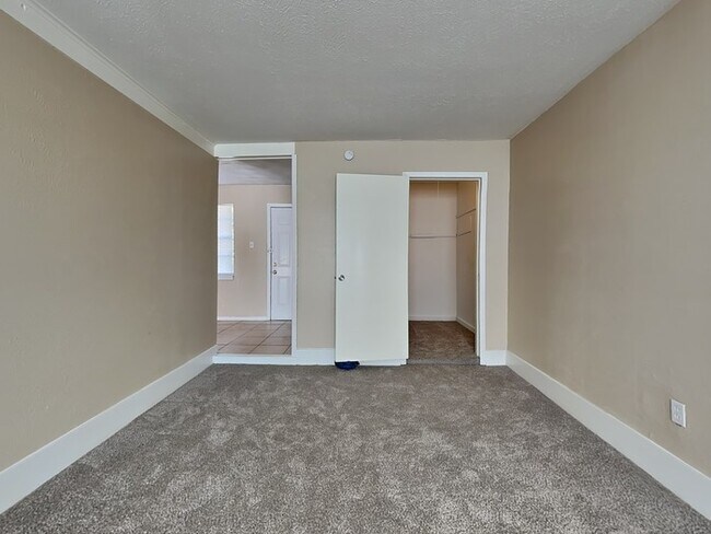 Photo - 2925 Caribbean Dr