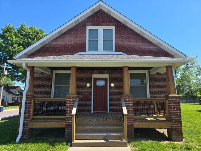 Photo - Charming 4BR/2.5BA Home in Historic Washington, MO - Walk to the Riverfront!