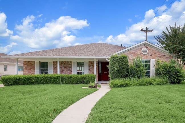Building Photo - 9807 Braewick Dr Rental