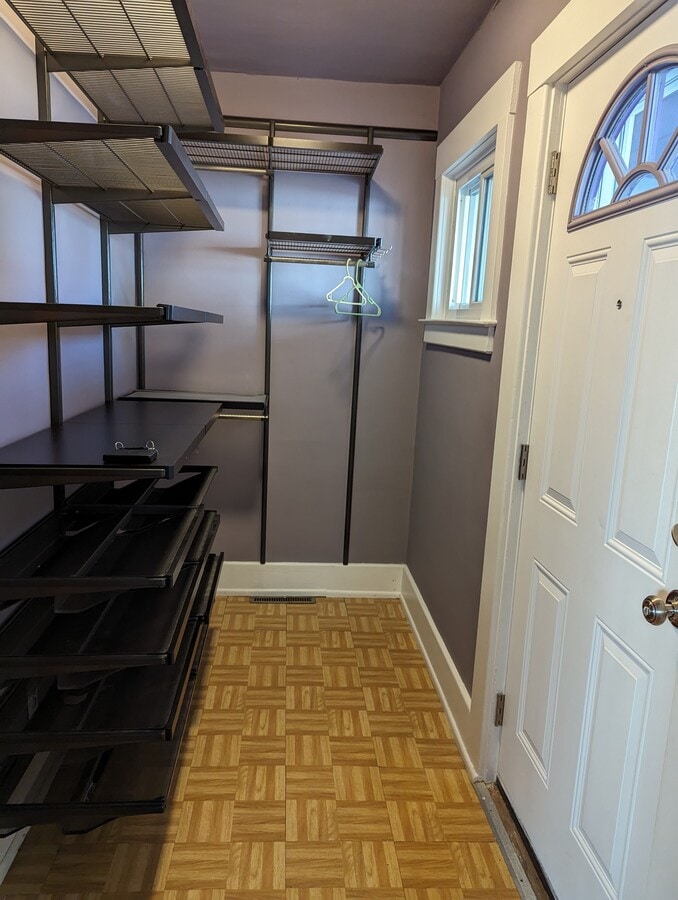 entry way - 9451 Gallagher St