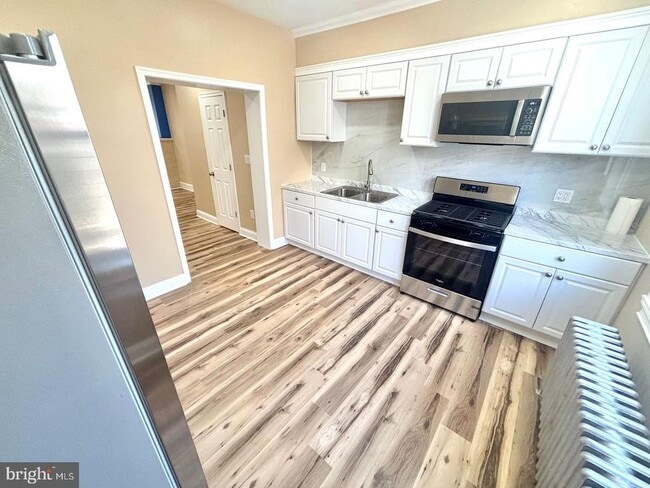 Photo - 2038 Dorrance St