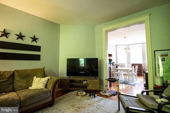 148 Adams St NW
