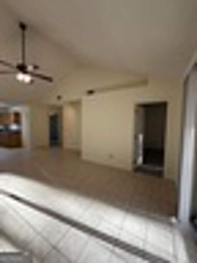 Photo - 444 Admiral's Walk Dr Unit 1