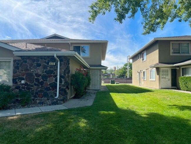 <b>Beautiful Two Story Condo near Meadowoo... - <b>Beautiful Two Story Condo near Meadowoo...