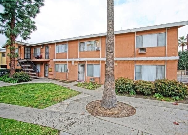 Sepulveda Village Garden Apartments - Sepulveda Village Garden Apartments