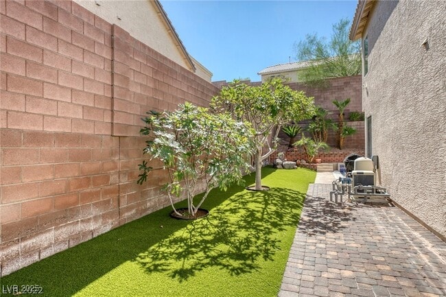 Photo - 57 Voltaire Ave