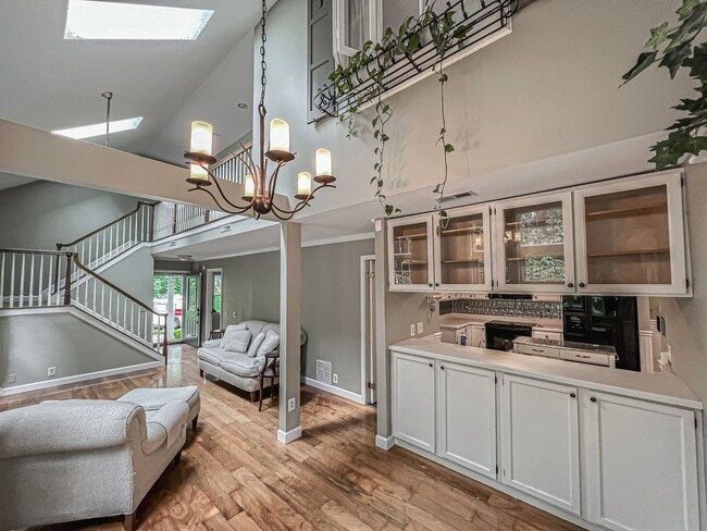 Photo - Bright And Relaxing 2 Bed 2 Bath Partially Furnished Home in Beautiful Franklin Farm Foundation