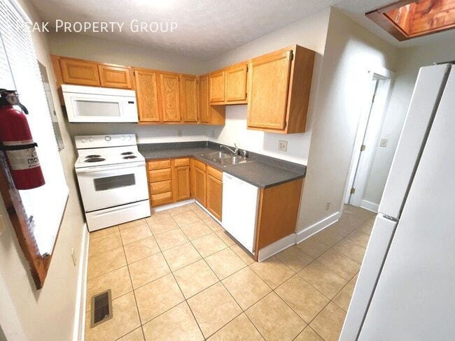 Photo - 1368 Indianola Ave