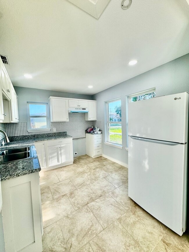 Photo - New Rental! Updated 2-bedroom located in a Southside Neighborhood!