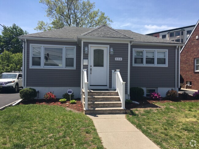 Building Photo - 114 Copeland Ave Rental