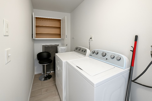 Photo - 1630 E 12th St