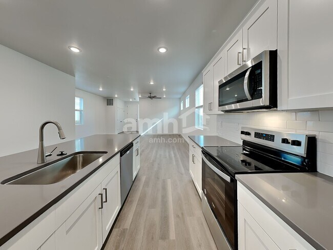 Photo - 340 N Addison Way