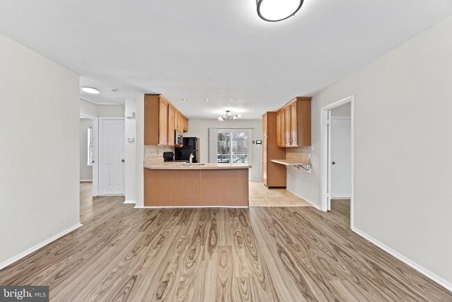 Photo - 3216 Ladova Way