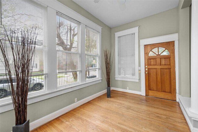 Photo - 414 W Drew St Unit 2