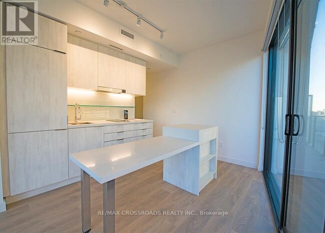 Photo - 215 Queen St W Unit 808