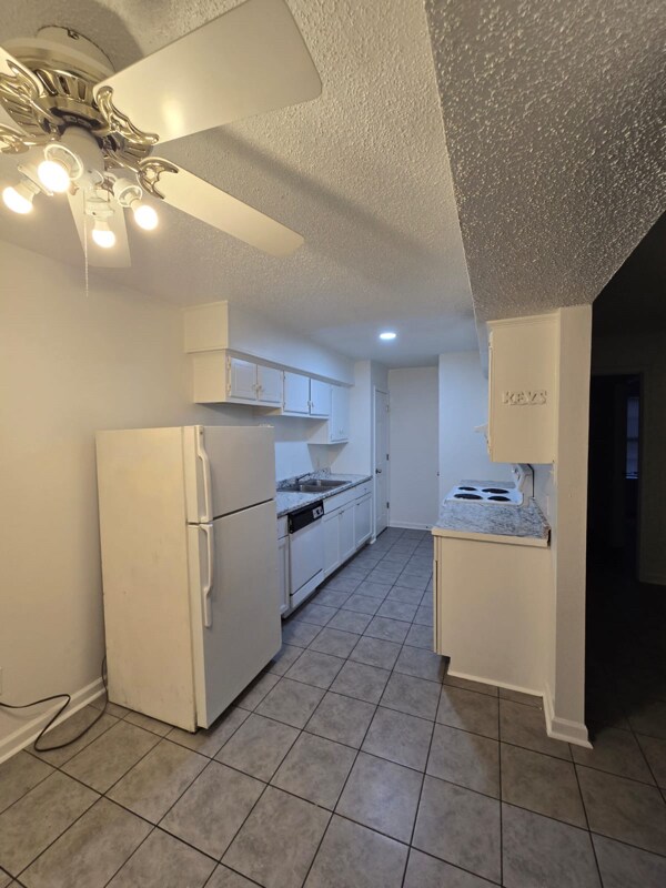 Photo - 2182 Gardere Ln Unit B