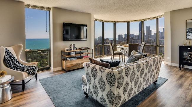 Photo - 1660 N LaSalle St