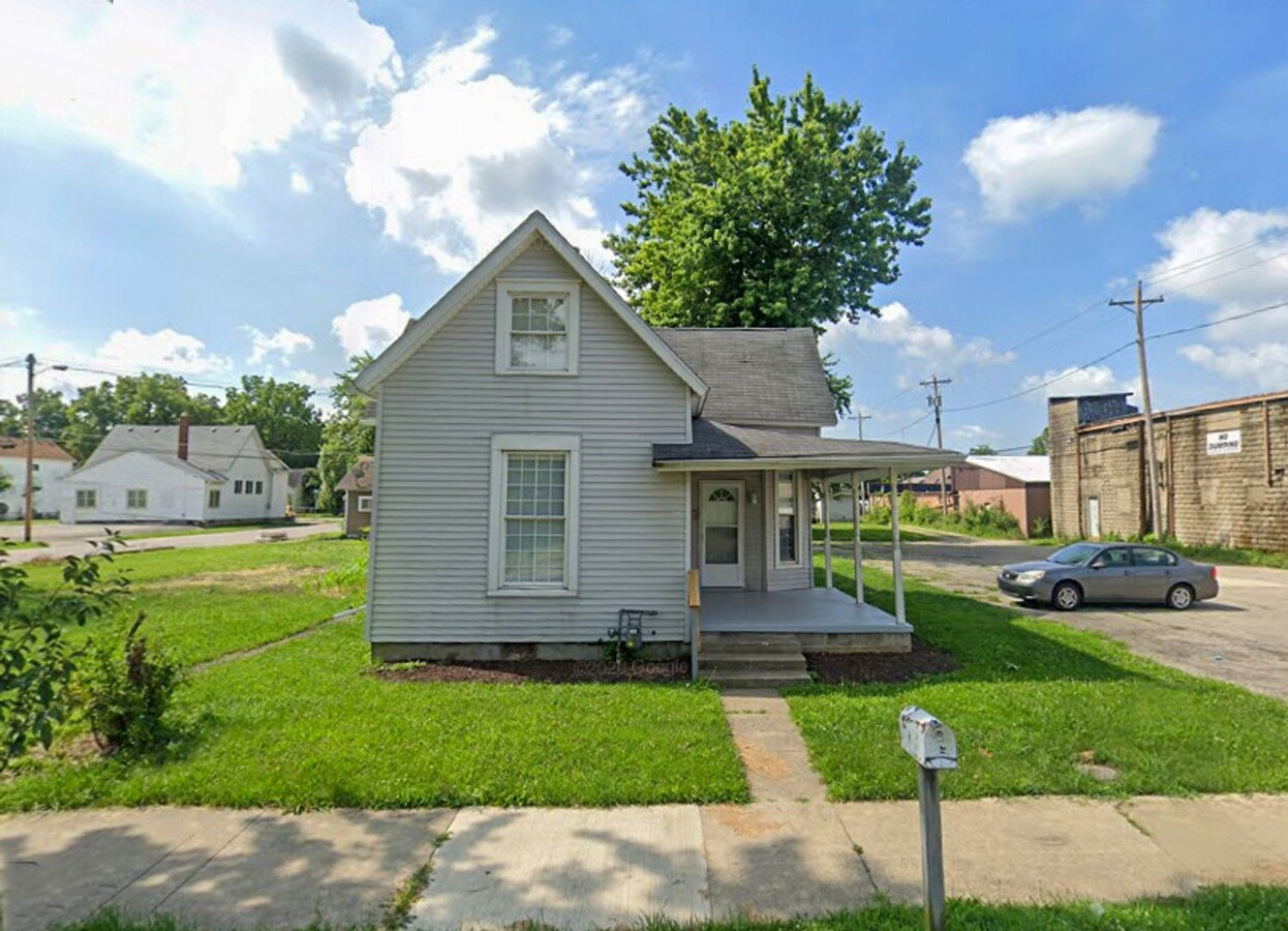 4 Bedroom Near Downtown - 4 Bedroom Near Downtown House