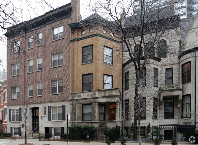 Building Photo - 35 E Division