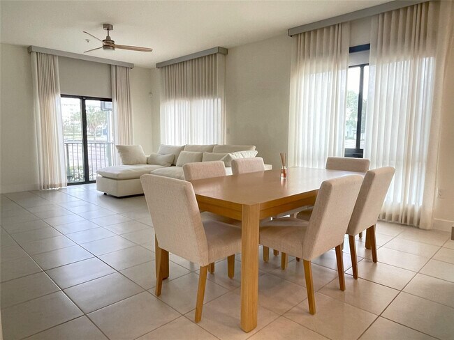 Photo - 8201 NW 41st St Unidad D-105