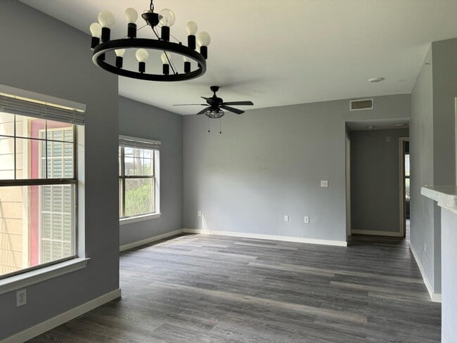 Photo - 2320 Gracy Farms Ln Unit 1412