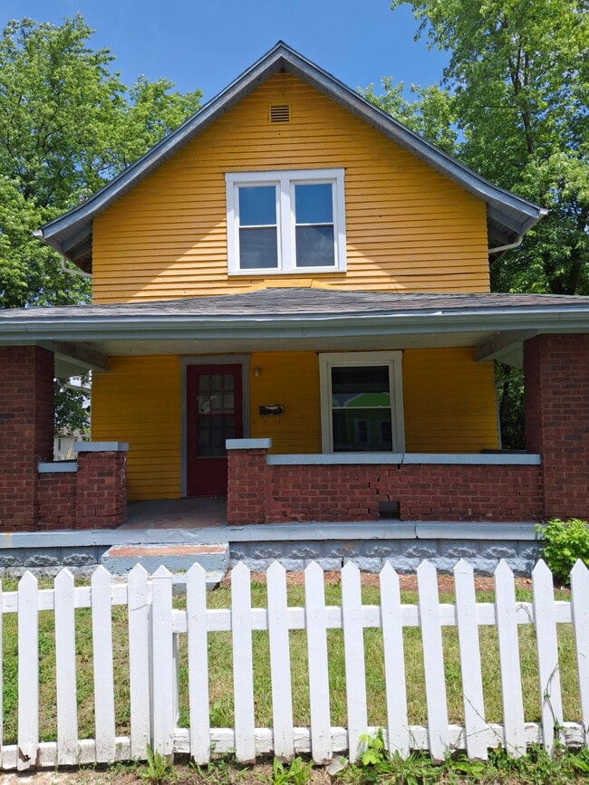 Photo - 132 W 3rd St Casa