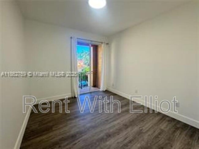 Photo - 5004 S Harbor Isles Dr