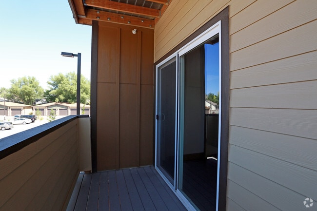 2BR, 2BA- 2B + Bonus Room