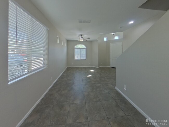 Photo - 10336 W Devonshire Ave