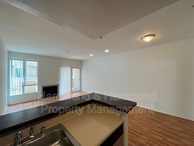19350 Sherman Way Unidad 136
