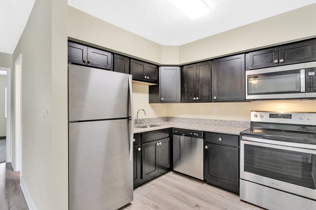 Photo - 700 Lee Dr