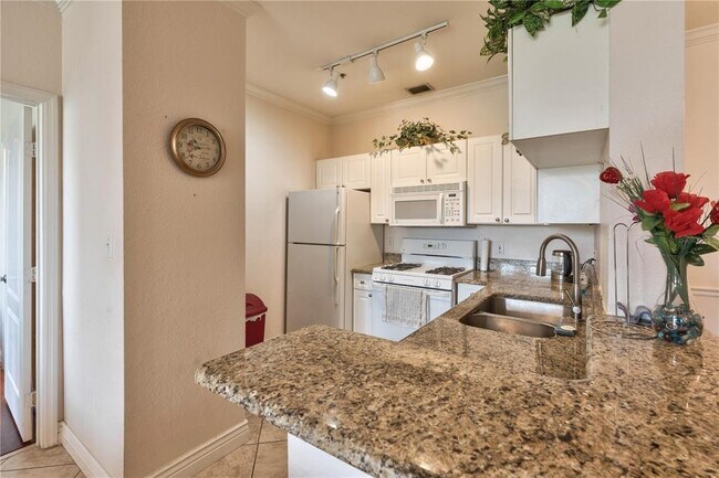 Photo - 2732 Via Murano Unit 526