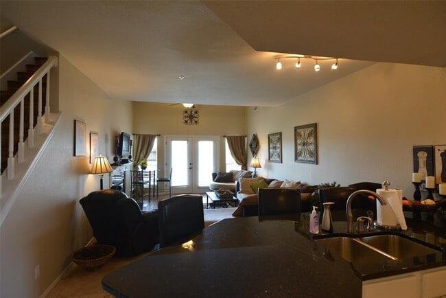 Photo - 3404 American Dr Unidad 3311 Rental