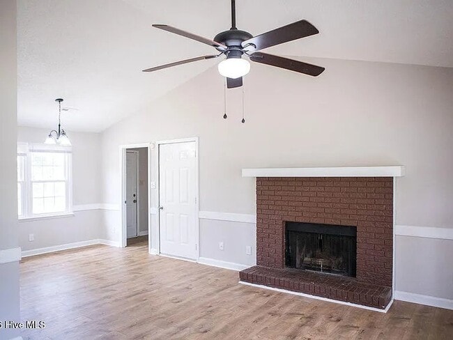 Photo - 108 Kelliwood Dr