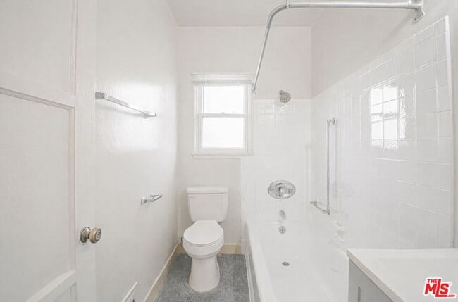 Photo - 400 S Kenmore Ave Unit 300