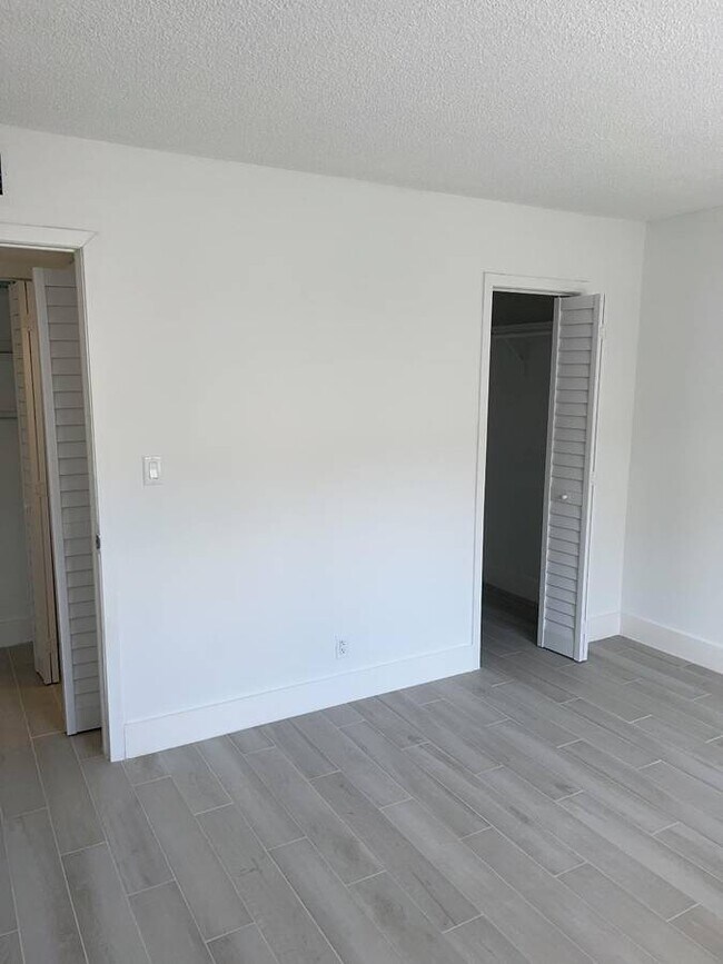 Banyan Club Apartments Pompano Beach, FL