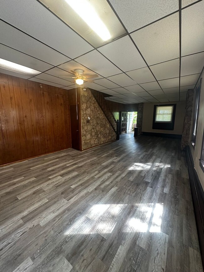 Photo - Large 3 bed, 2 full bath