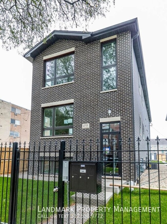 Photo - 4735 S Michigan Ave Apartment Unit #3