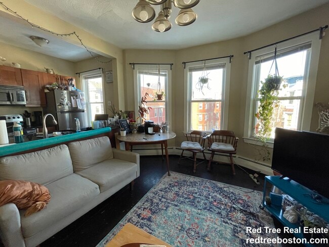 Photo - 72 Hillside St